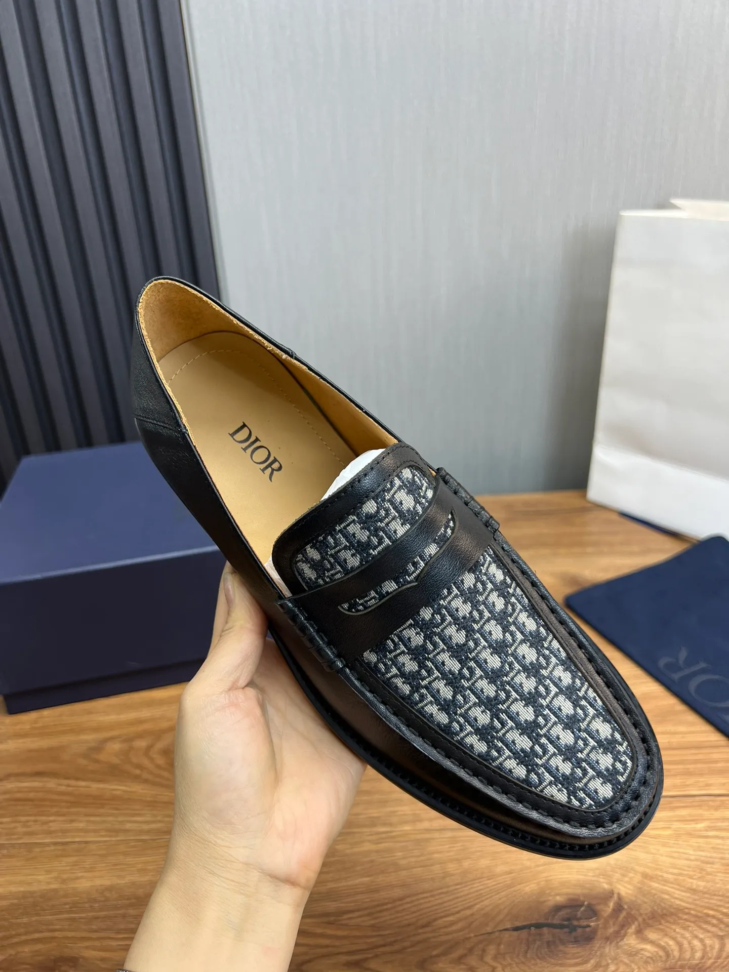 Men's men's shoes 💰580💰 Dior men's business casual leather shoes 👞all made of imported original brand leather, just to create a more comfortable wearing experience, upper: original cowhide ➕ imported sheepskin lining, original non-slip and wear-resistant rubber outsole ✔️36-45 (38.45 non-refundable)